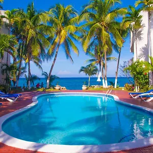 https://chrisanns-paradise-suite-by-the-ocean-apt9-ocho-rios-2.comcaribbean.com